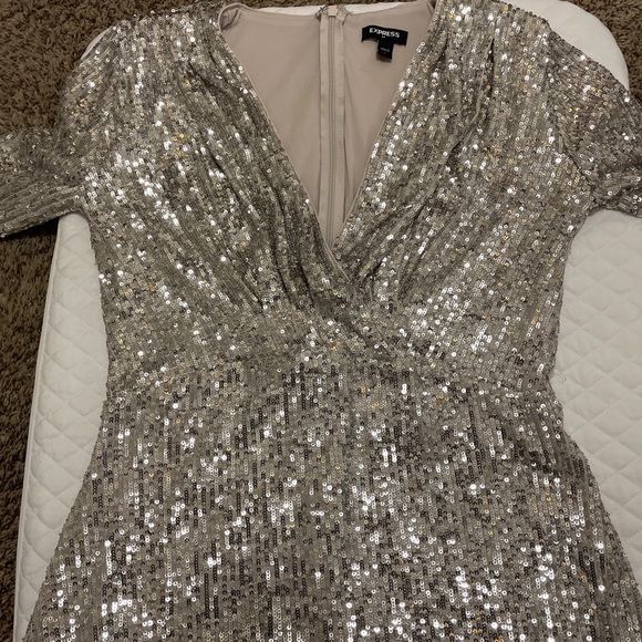 Express woman Dress - Picture 9 of 10